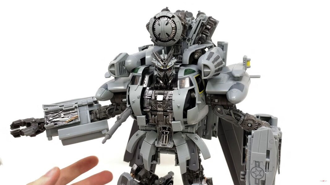 Transformers Movie Masterpiece MPM 13 Blackout In Hand Image  (31 of 75)